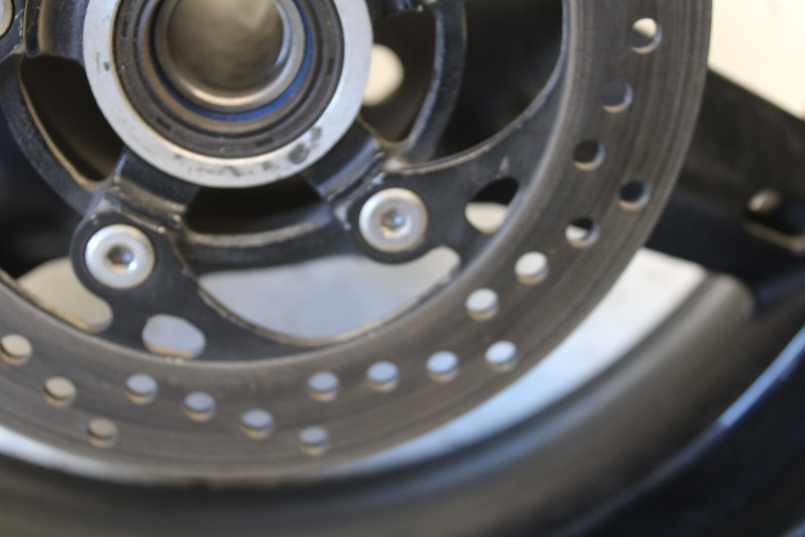 01-02 SUZUKI GSXR1000 REAR WHEEL BACK RIM BB73