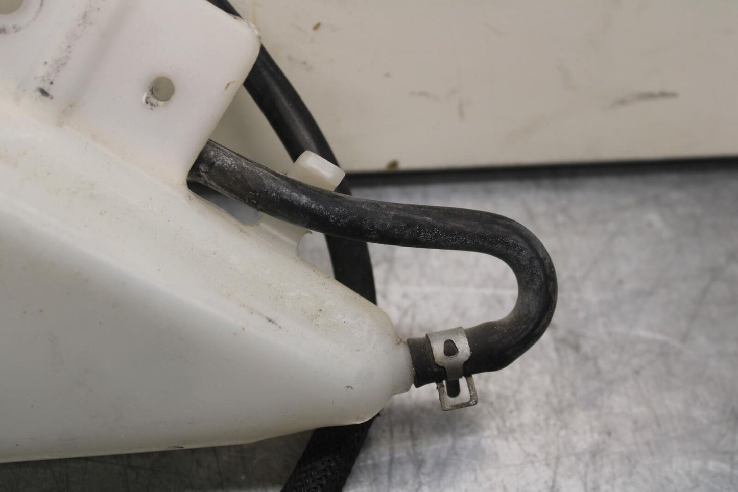 2011 Suzuki GSXR600 COOLANT WATER TANK RESERVOIR BOTTLE BB602