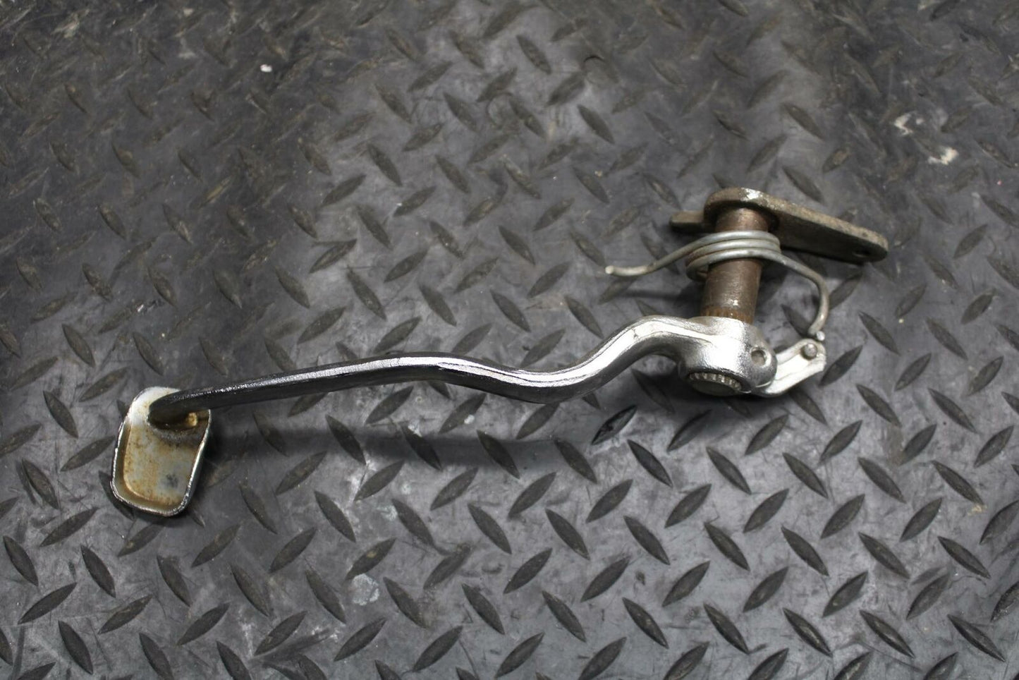 78 SUZUKI GS550E RIGHT REARSET BRAKE FOOT PEDAL W ARM PIVOT BB212
