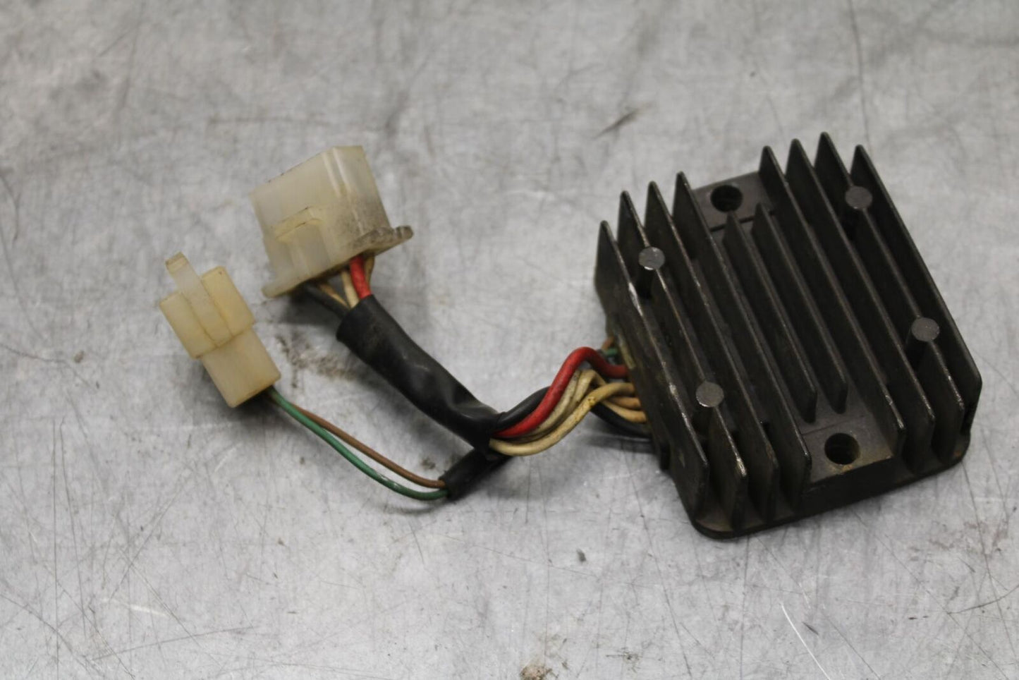 1977 Yamaha XS750 RECTIFIER VOLTAGE REGULATOR 1T4-81960-A0-00 BB554