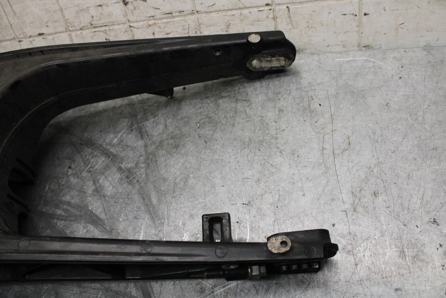22-23 HUSQVARNA SVARTPILEN 401 REAR SWINGARM BACK SUSPENSION SWING ARM BB541