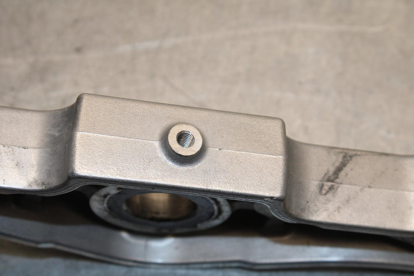 2005 Kawasaki Vulcan 1600 VN1600D Nomad FORKS UPPER TRIPLE TREE CLAMP BB556