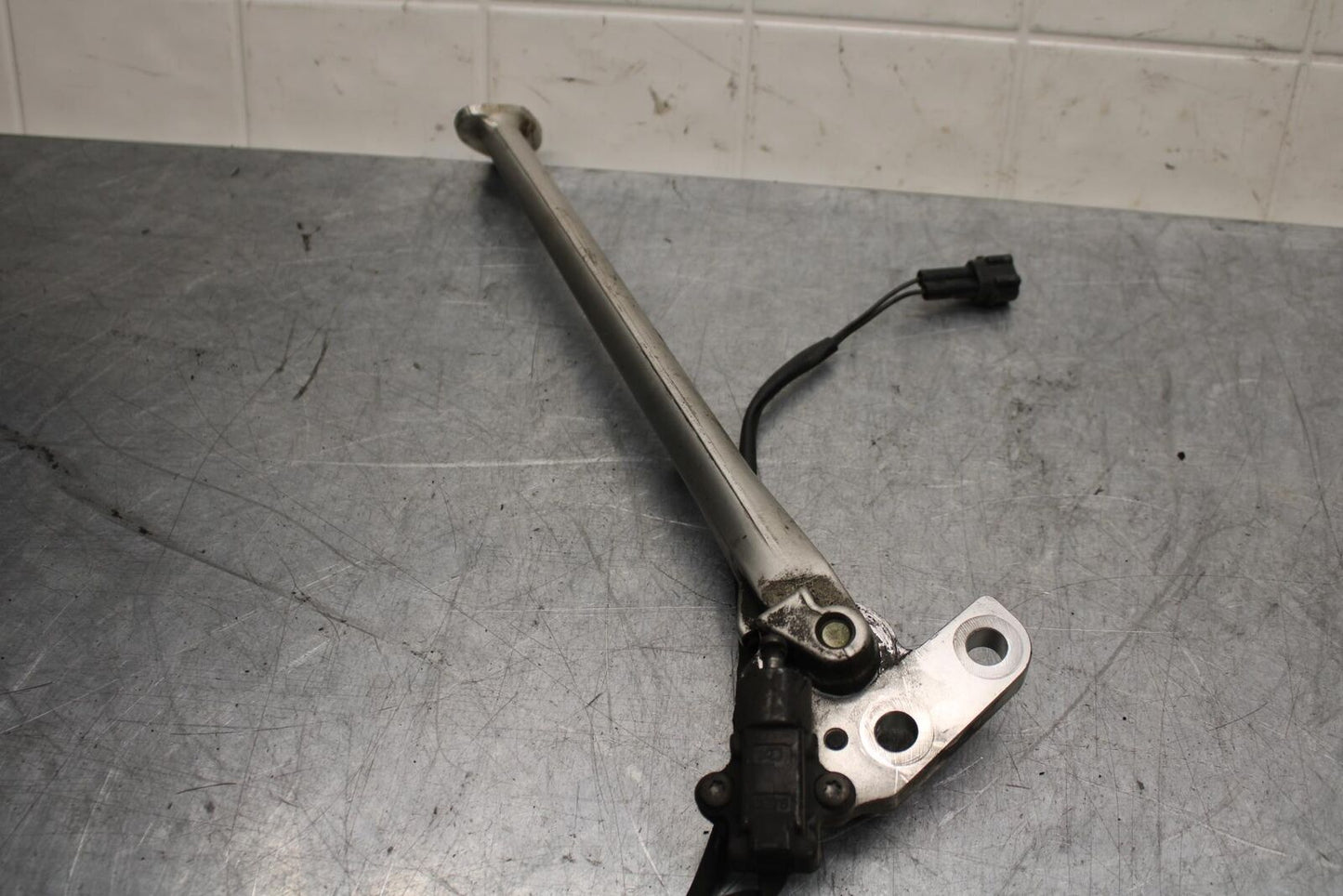 2009 Triumph Daytona 675 KICKSTAND SIDE KICK STAND T2082011 BB584