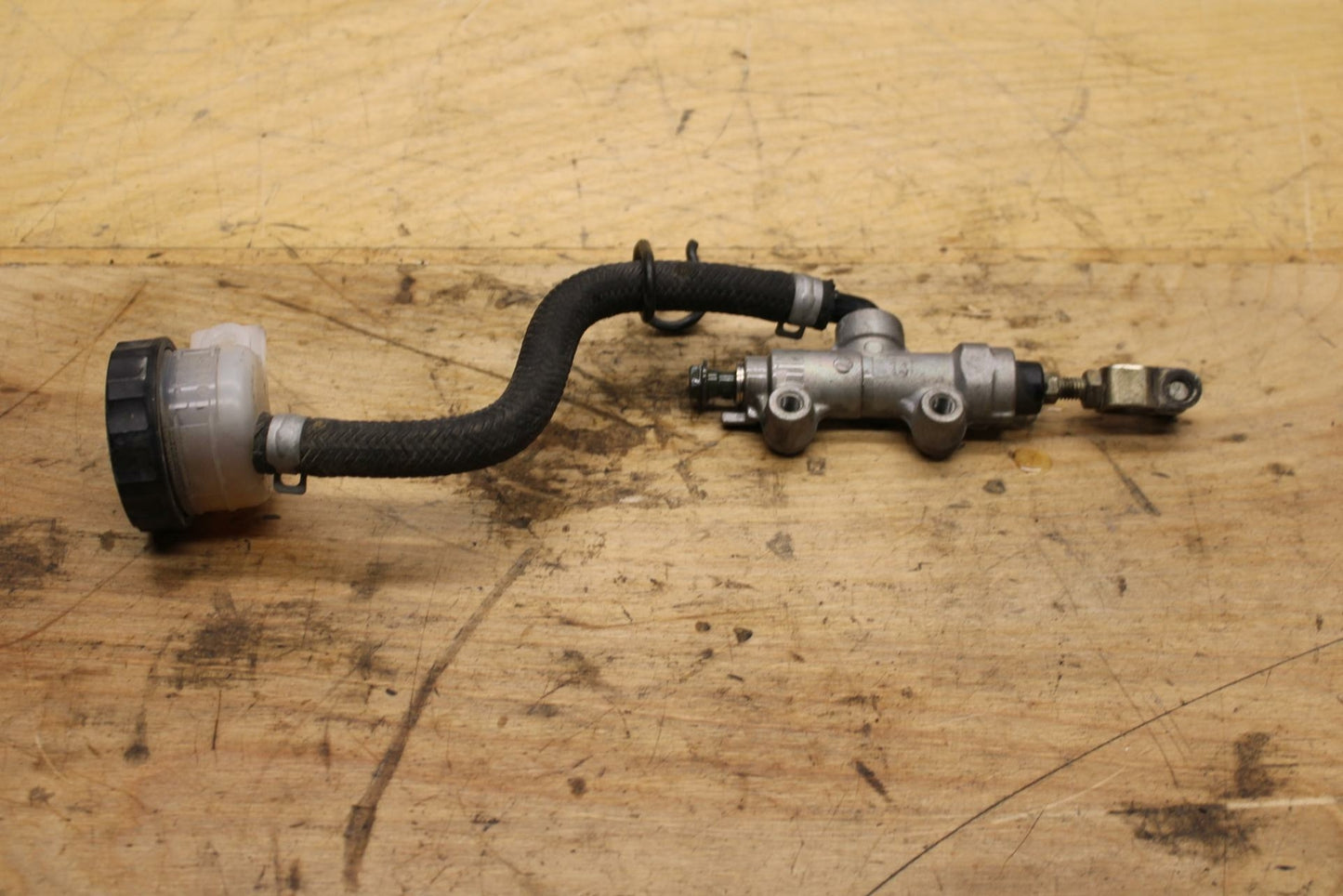 04-05 KAWASAKI NINJA ZX10R REAR BACK BRAKE MASTER CYLINDER W RESERVOIR BB322