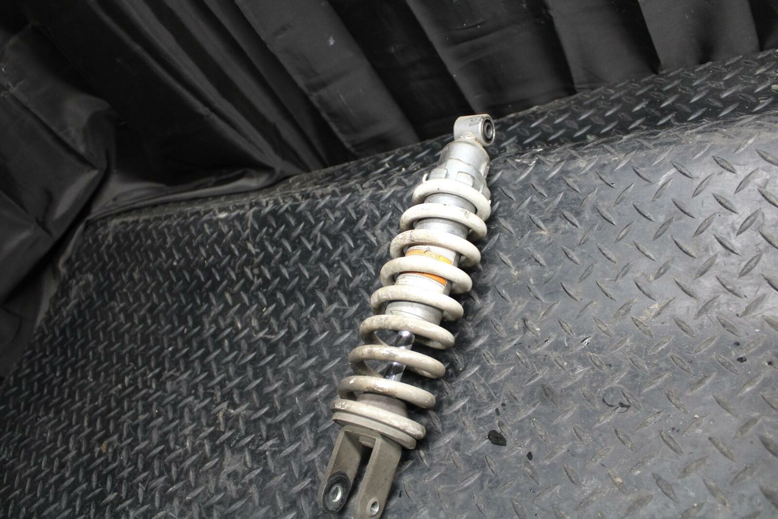 03 SUZUKI SV650S REAR BACK SHOCK ABSORBER SUSPENSION 62100-17G30-28W BB219