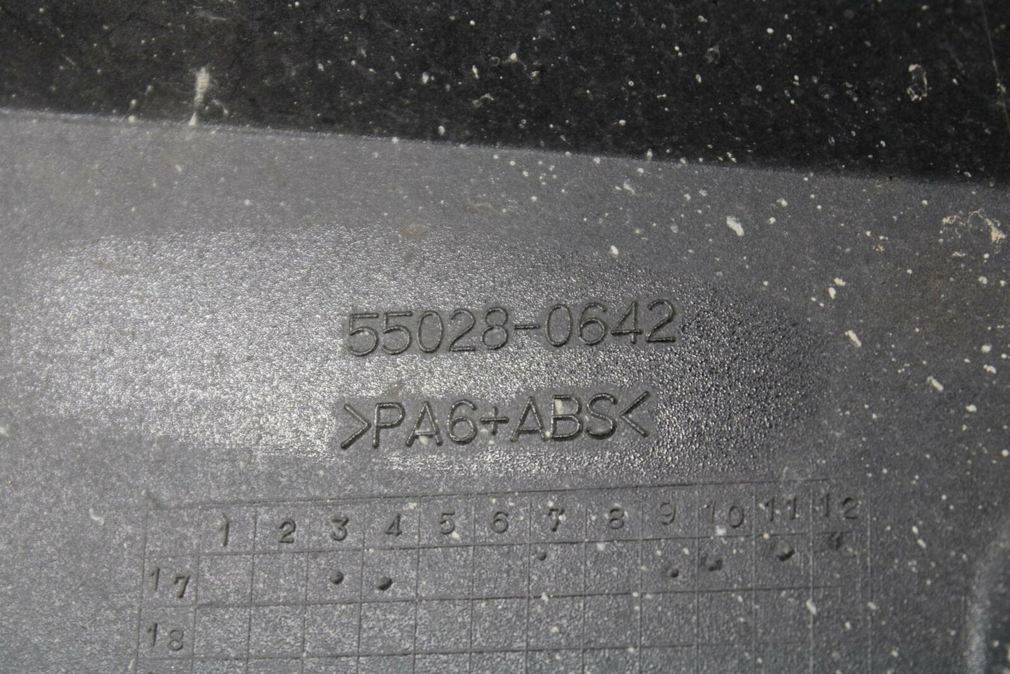 18-22 KAWASAKI NINJA 400 EX400 ABS RIGHT LOWER MID SIDE FAIRING BB334