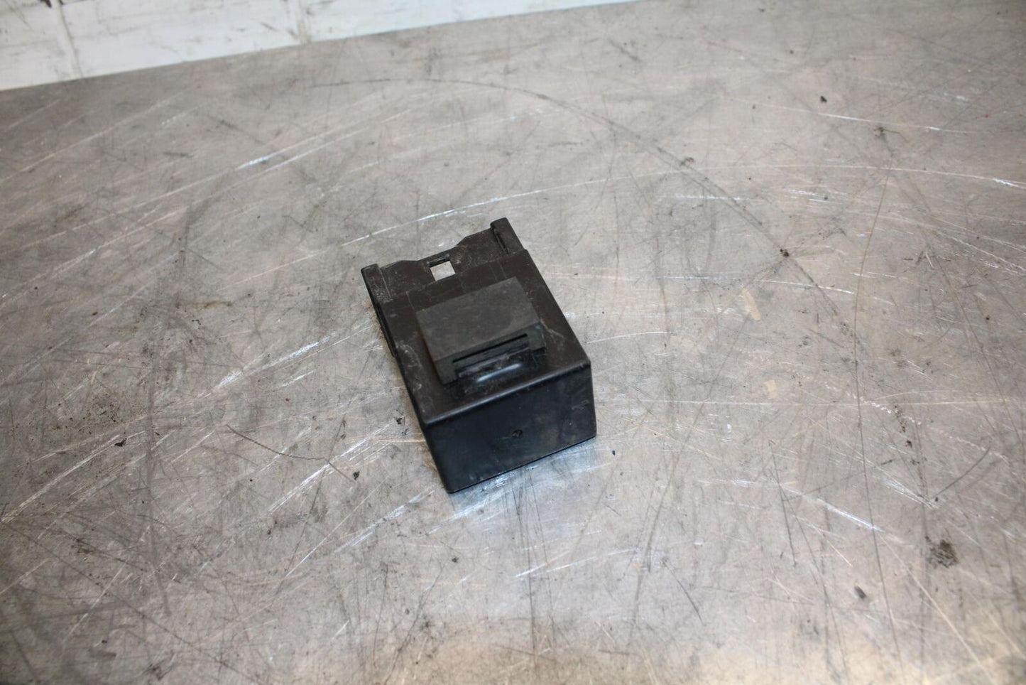 18 YAMAHA YZF R1 RELAY ASSEMBLY FUSE BOX FUEL PUMP BB473