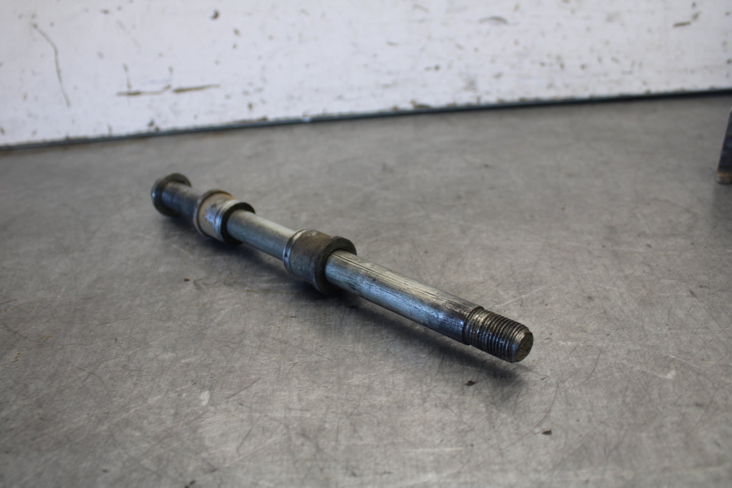 09-15 YAMAHA FZ6R FRONT WHEEL RIM AXLE PIVOT BOLT 20S-25181-00-00 BB686