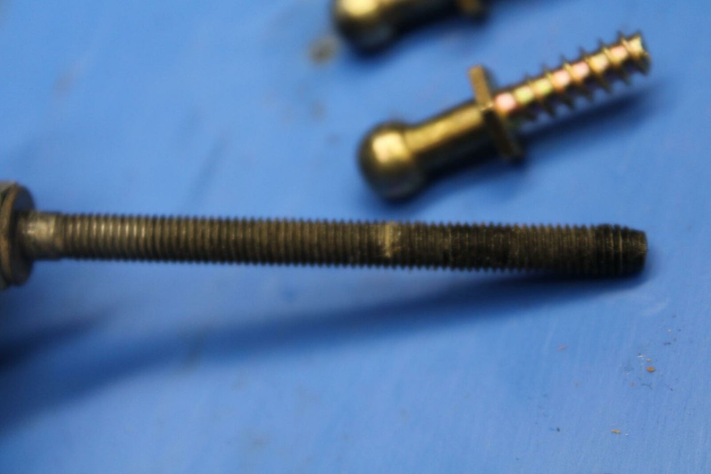 86 SUZUKI GSXR1100 G HEADLIGHT HEAD LIGHT LAMP ADJUSTER PINS HARDWARE BB227