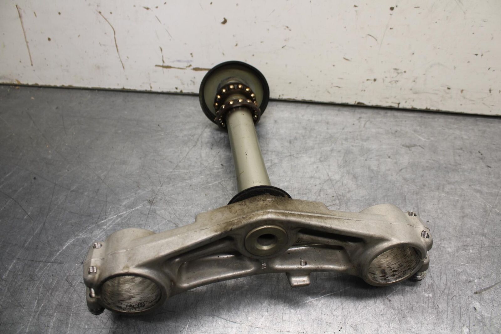 01-03 SUZUKI GSXR600 FRONT FORKS CLAMP LOWER TRIPLE TREE STEM 51410-39F00 BB633