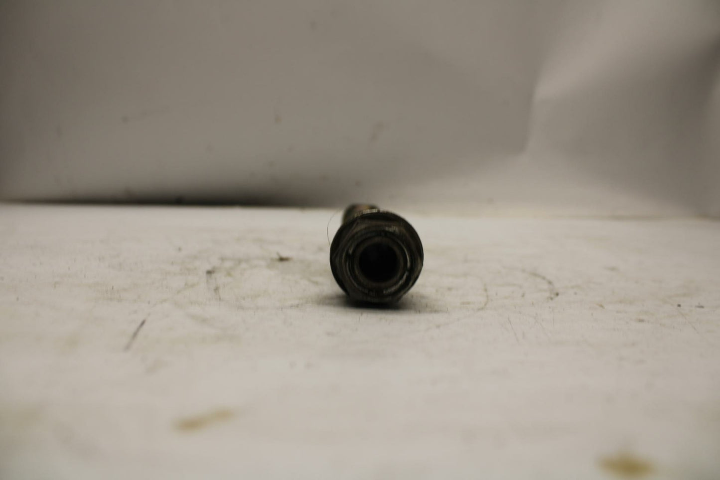 08-17 YAMAHA YZF R6 REAR AXLE BACK WHEEL RIM PIVOT BOLT AXEL BB354