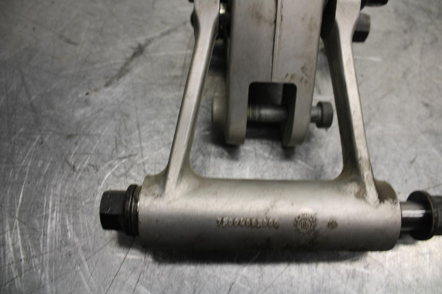 16-18 KTM 690 DUKE REAR DOGBONE SHOCK LINKAGE LINK BB631