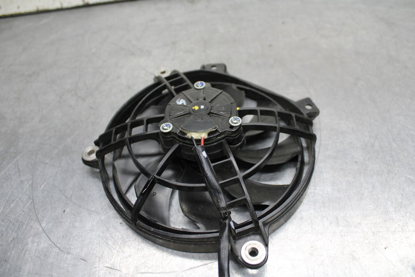 21-24 APRILIA TUONO 660 FACTORY ENGINE RADIATOR COOLING FAN BB733