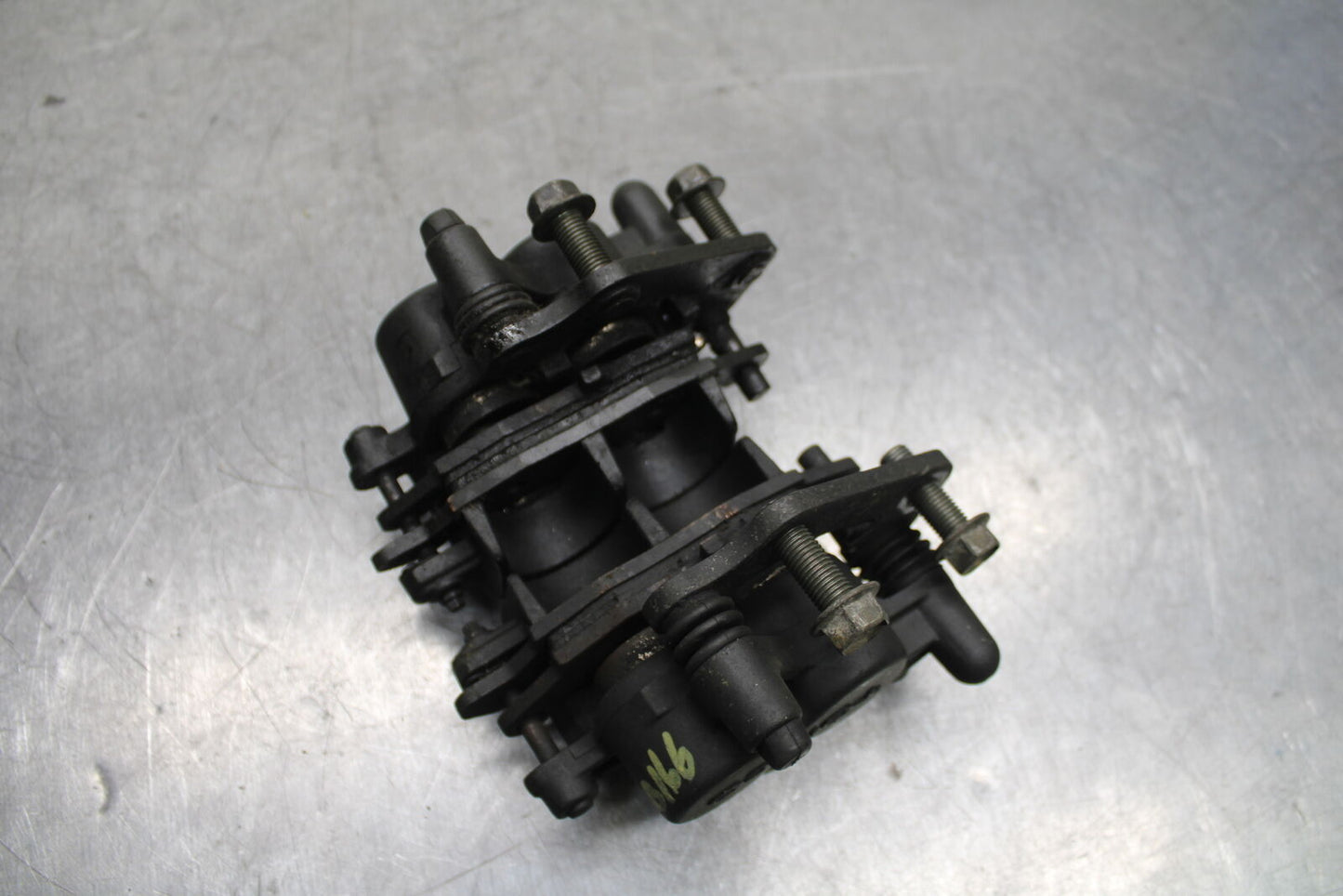 04-05 SUZUKI KATANA 750 GSX750F RIGHT LEFT FRONT BRAKE CALIPER PAIR BB110