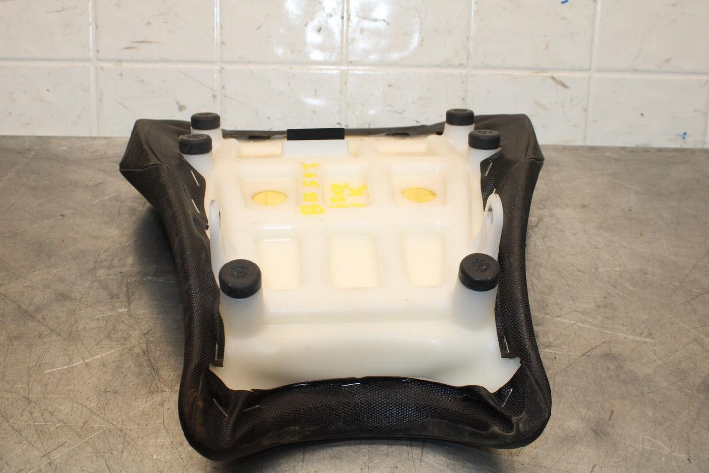 20 SUZUKI GSXR 1000 FRONT DRIVERS SEAT PAD SADDLE PILLION BB597