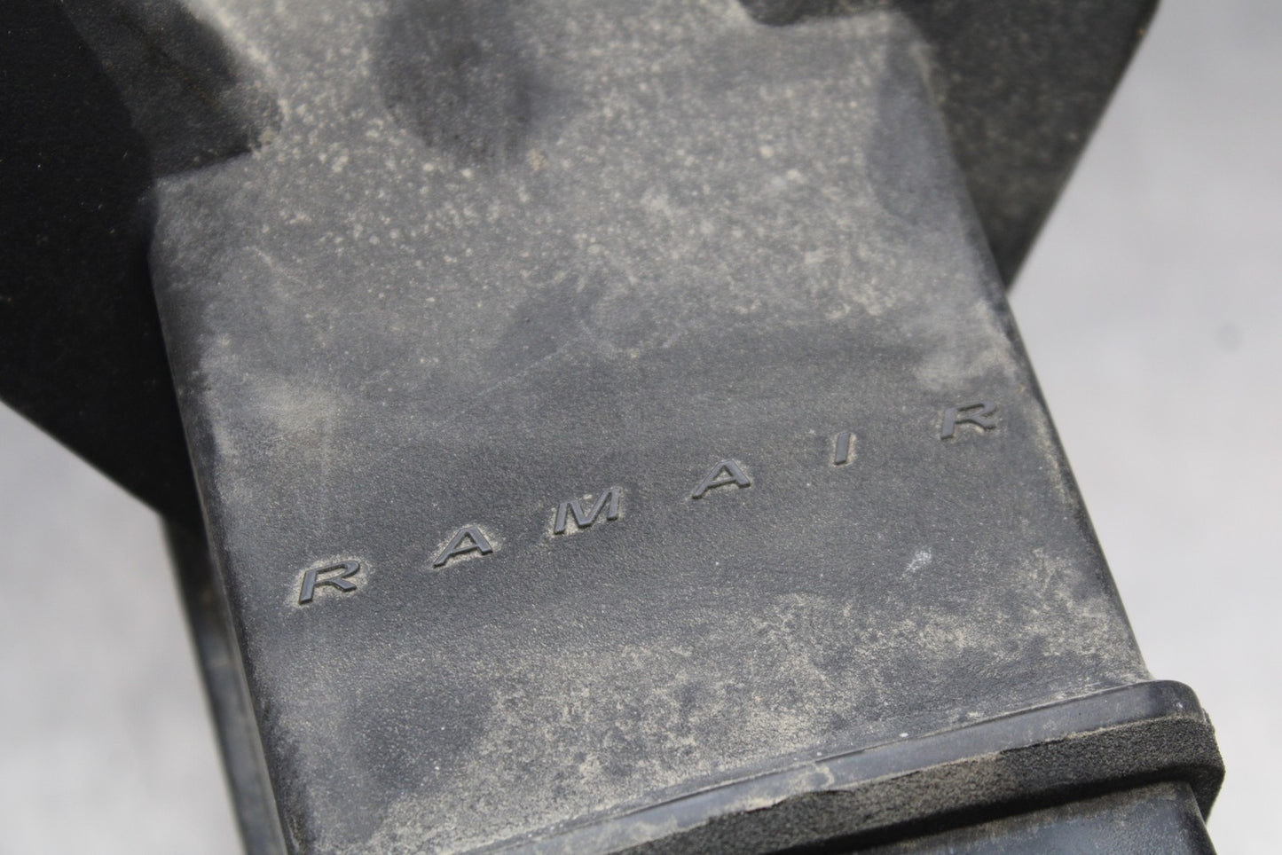 07-08 KAWASAKI NINJA ZX6R RAM AIR INTAKE TUBE DUCT 39045-0030 BB203