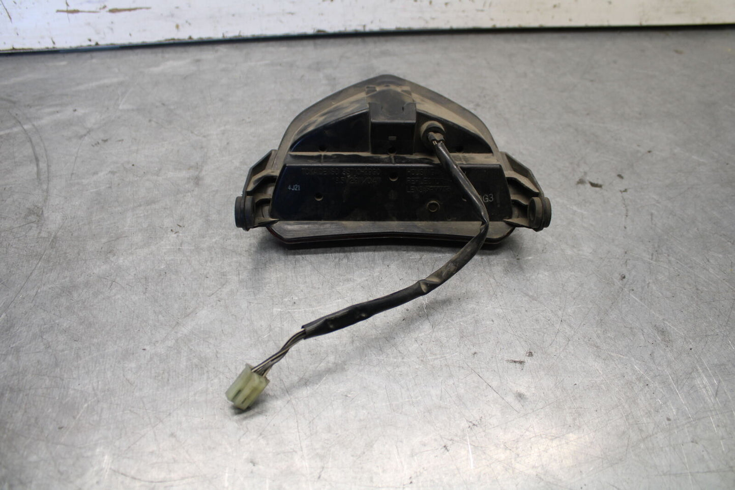 04-05 SUZUKI GSXR600 REAR TAIL TAILLIGHT BACK BRAKE LIGHT 35710-29G30 BB658