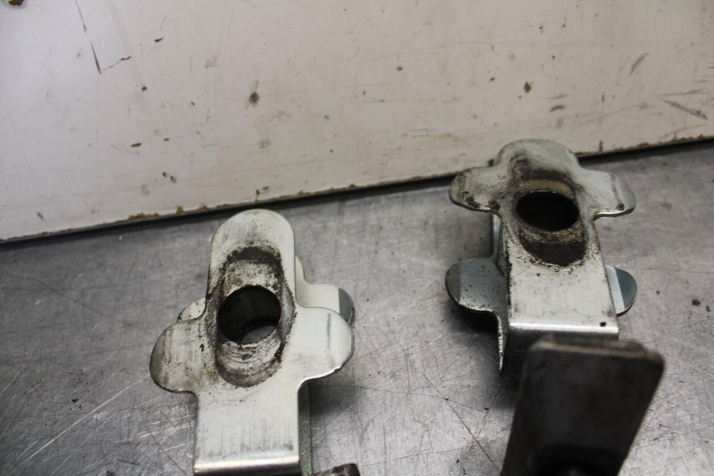 1995 Suzuki RF600R SWINGARM CHAIN TENSIONER ADJUSTMENT BRACKETS BB615