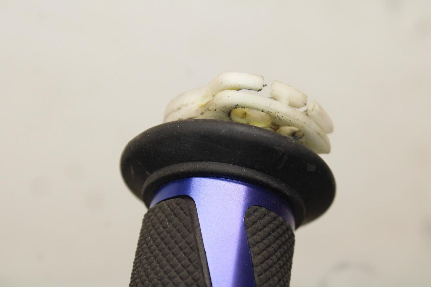 01-06 HONDA CBR600F4I RIGHT THROTTLE GRIP BB626