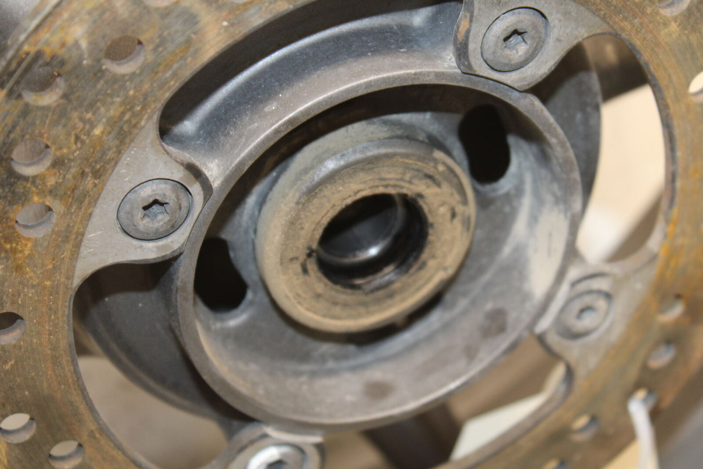09-11 TRIUMPH DAYTONA 675 REAR RIM WHEEL DISC ROTOR BB652
