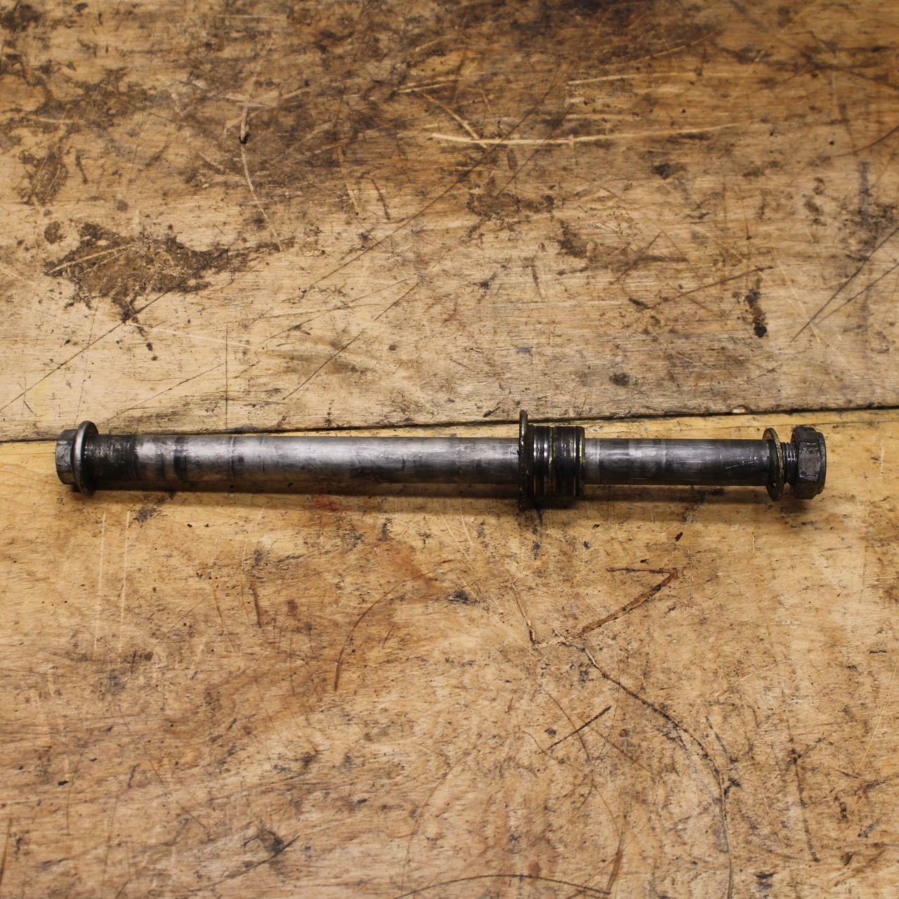 98-05 HONDA SUPER HAWK 1000 VTR1000F REAR AXLE BACK WHEEL PIVOT BOLT AXEL BB341