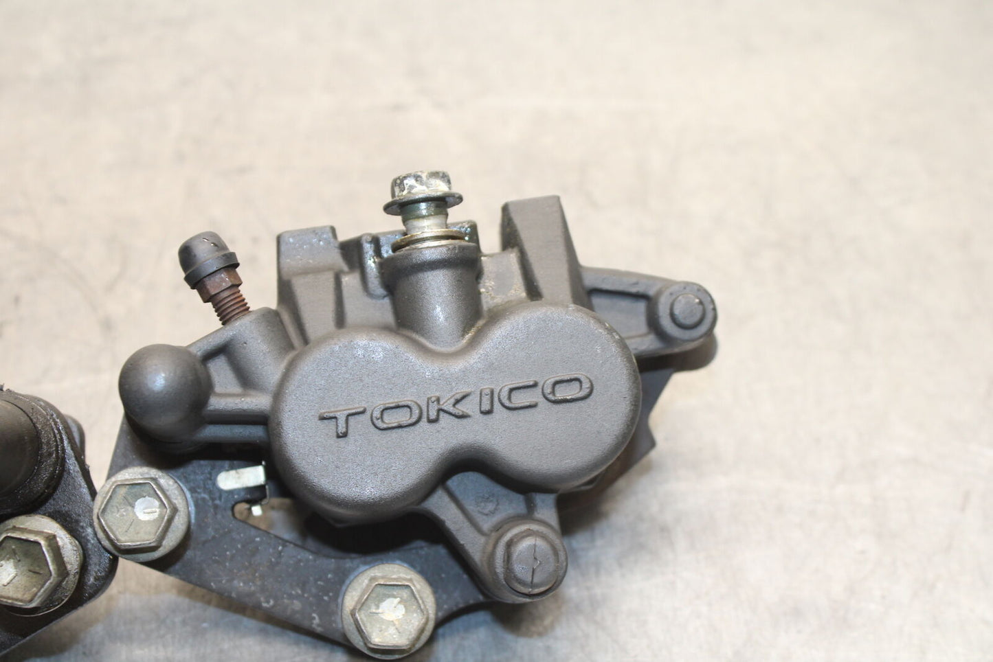 04-05 SUZUKI KATANA 750 GSX750F RIGHT LEFT FRONT BRAKE CALIPER PAIR BB110