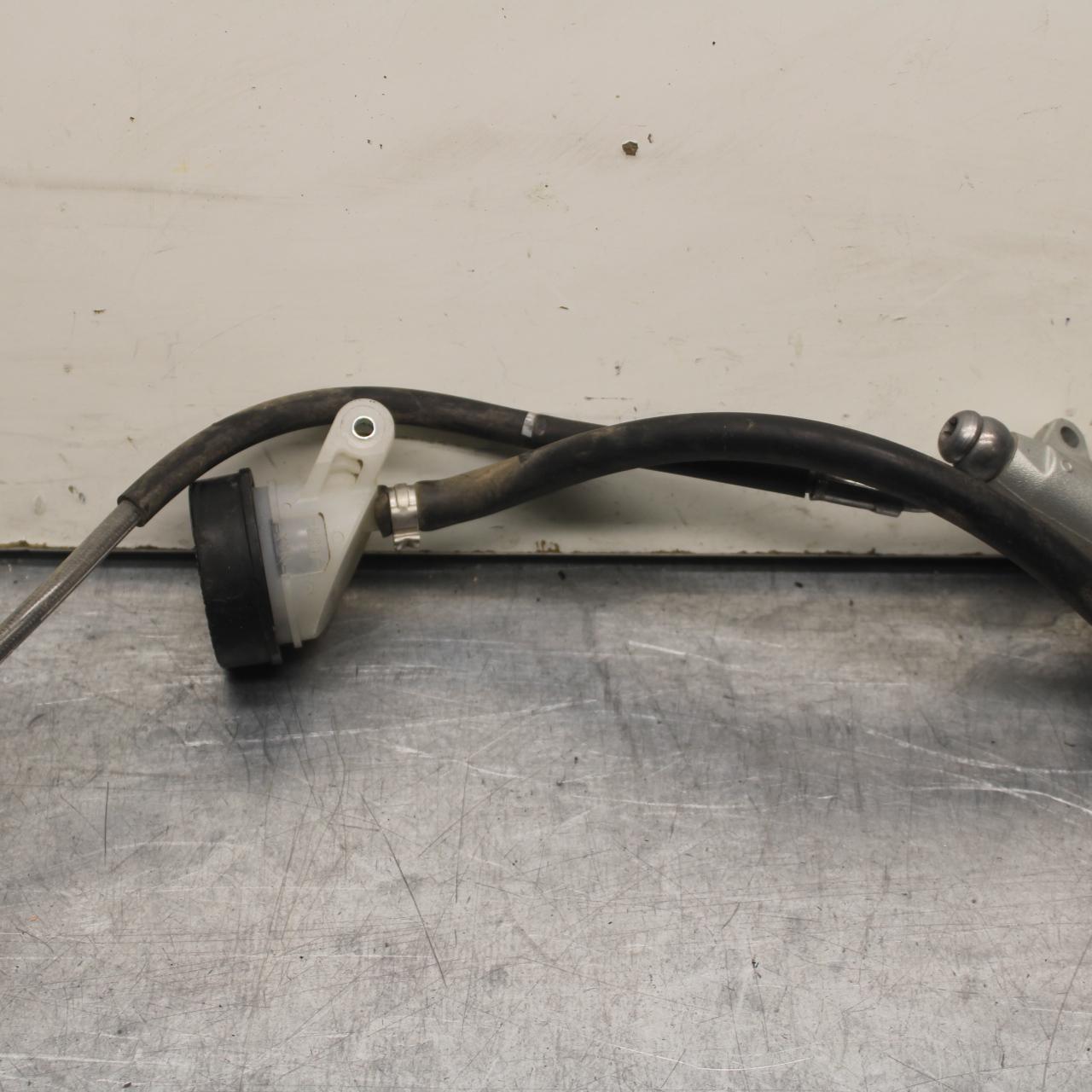 2016 BMW S1000R ABS REAR BACK BRAKE MASTER CYLINDER W RESERVOIR BB604
