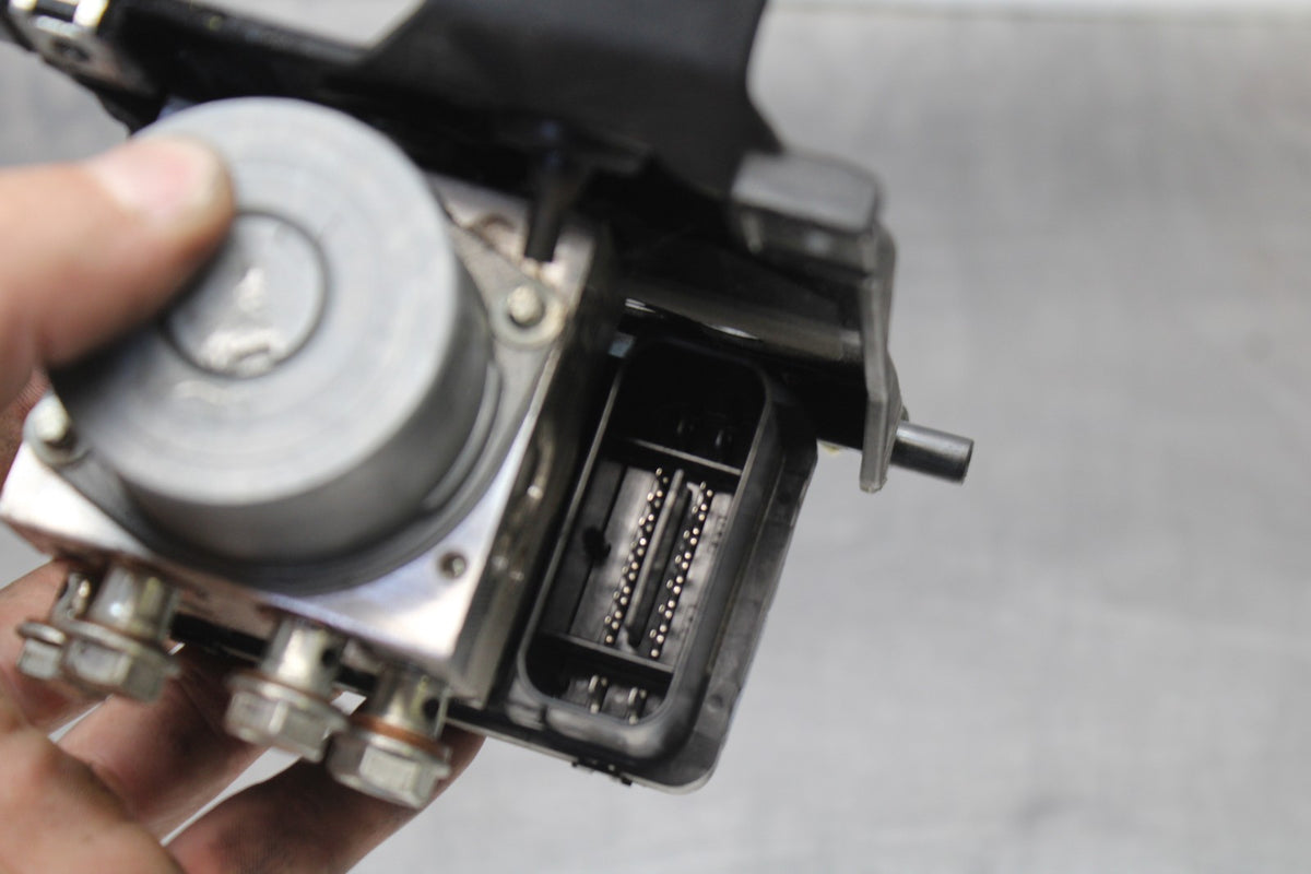 16 APRILIA TUONO V4 1100 ABS PUMP UNIT MODULE BB905