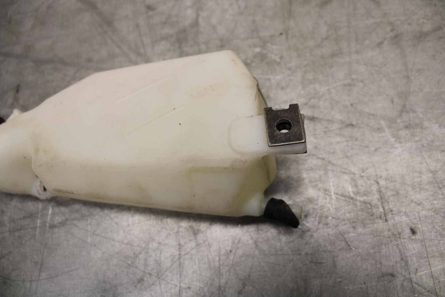 21 HUSQVARNA VITPILEN 401 COOLANT WATER TANK RESERVOIR BOTTLE BB467