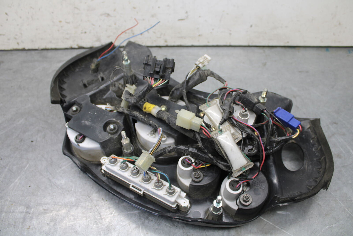 01-06 TRIUMPH TIGER 955I SPEEDO TACH GAUGES DISPLAY CLUSTER SPEEDOMETER BB693