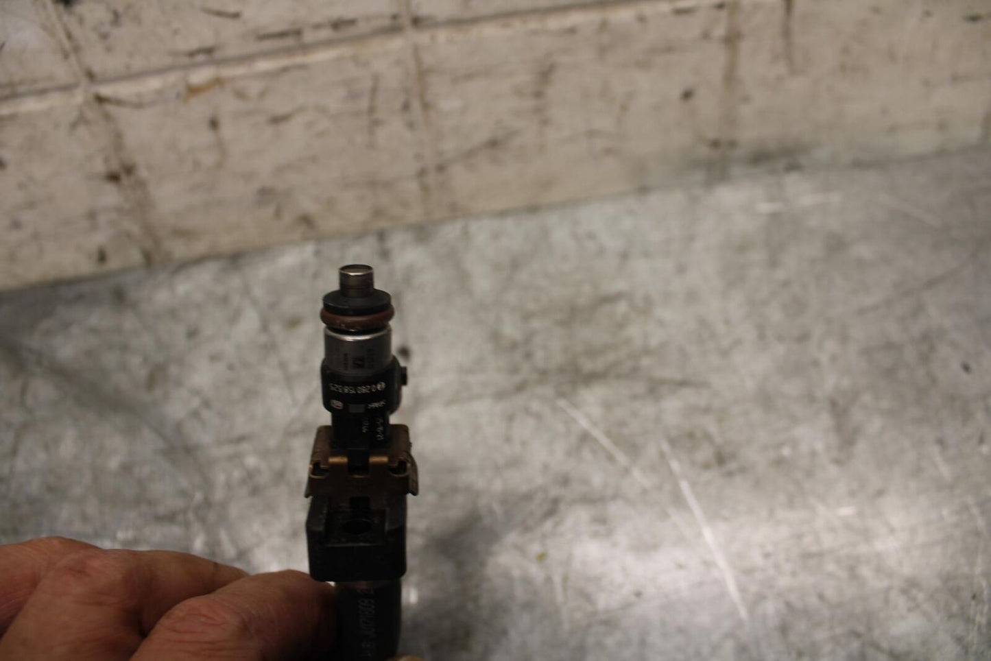 22-23 HUSQVARNA VITPILEN 401 FUEL INJECTOR BB541