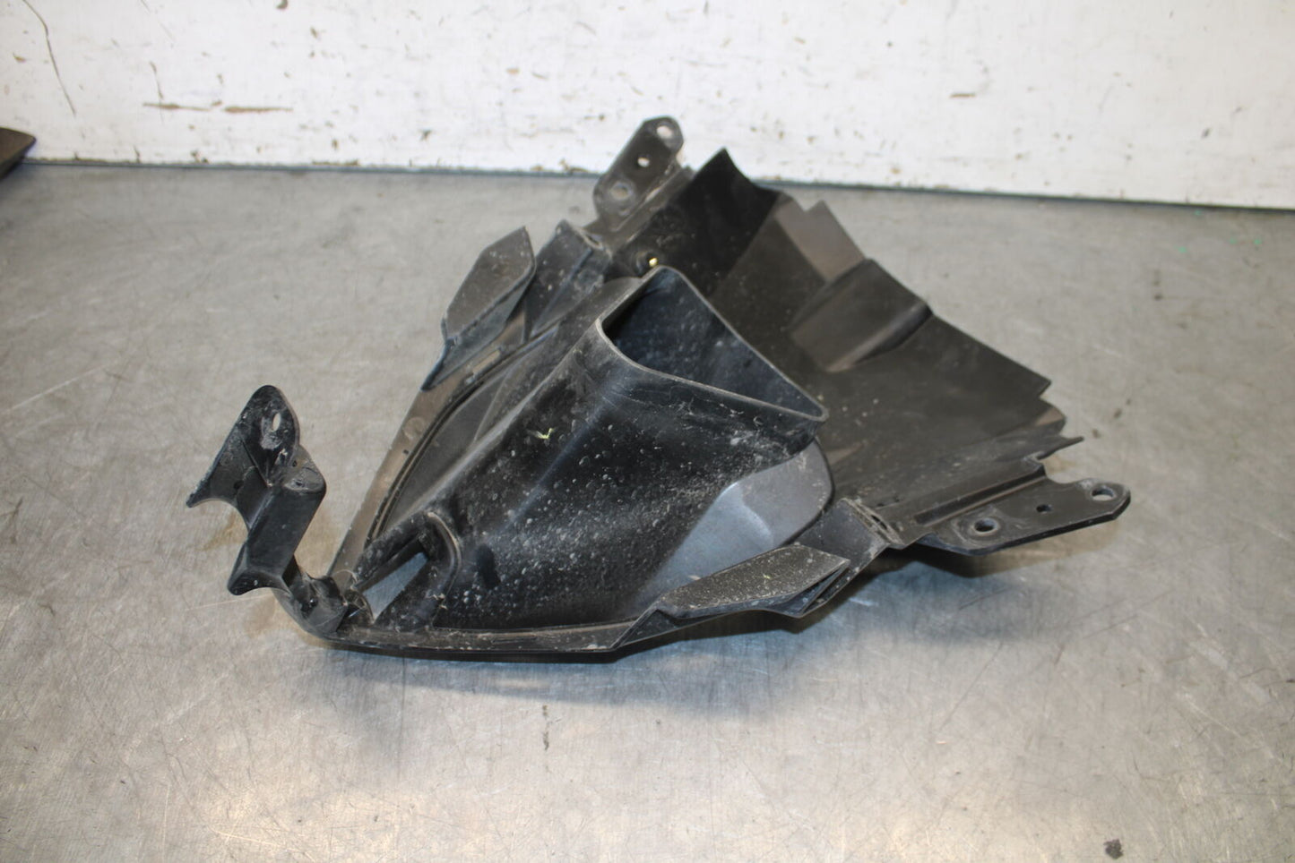 19-23 KAWASAKI NINJA ZX6R FRONT CENTER COWL FAIRING BB701
