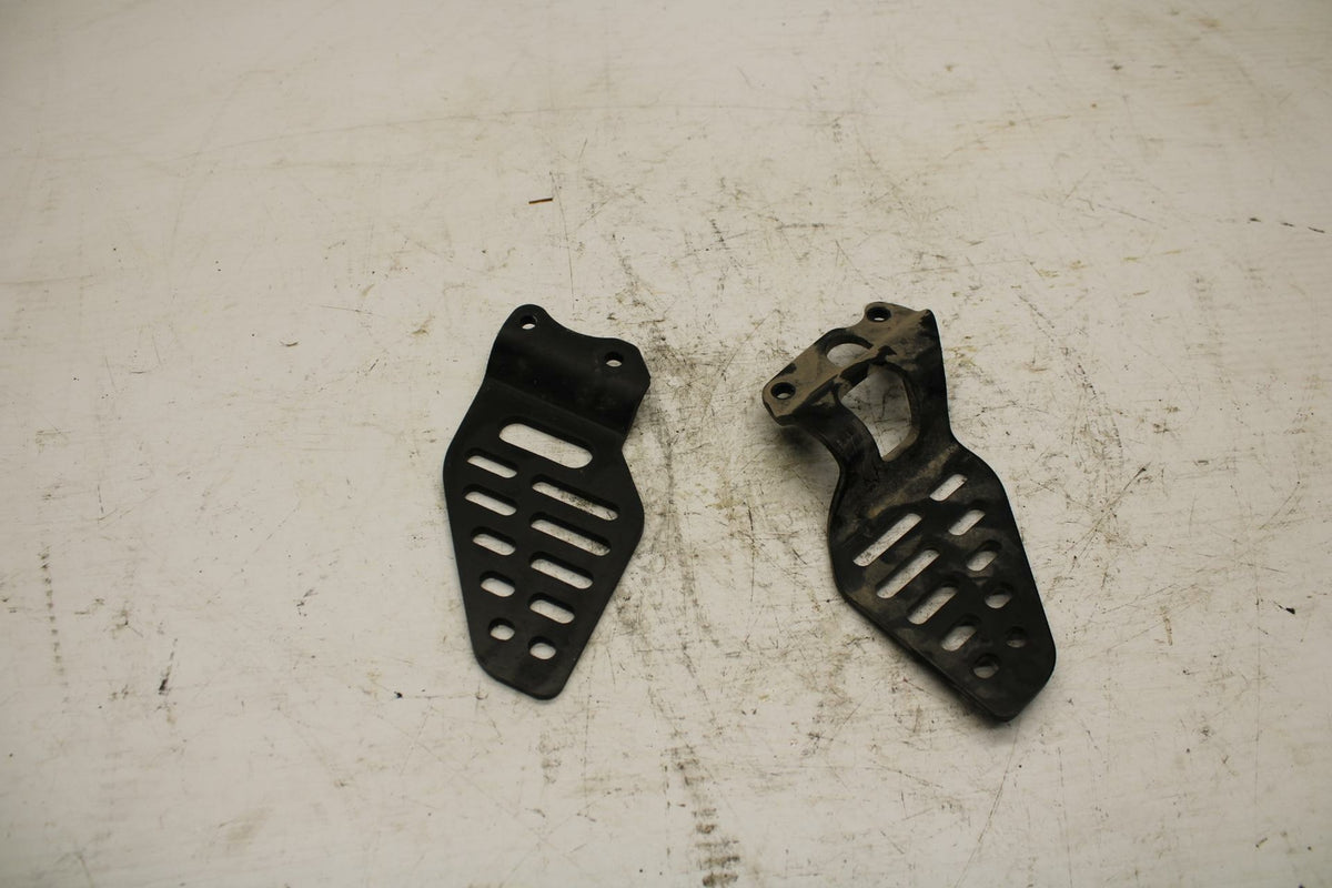 08-17 YAMAHA YZF R6 LEFT & RIGHT REARSET REAR SET HEEL GUARD COVER BB354