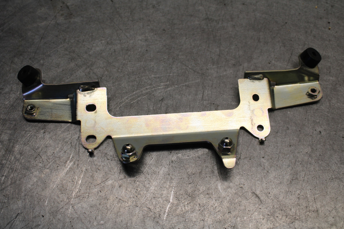 21-24 YAMAHA MT-07 FRONT SEAT MOUNTING BRACKET MOUNT BB662