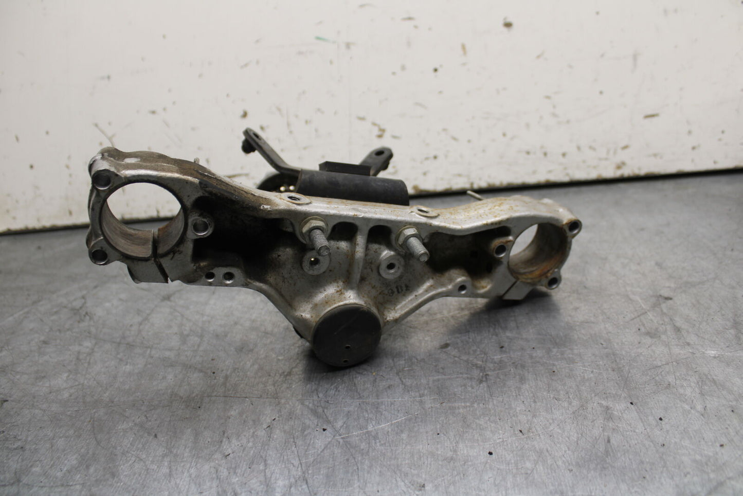 99-00 YAMAHA V STAR 1100 FRONT FORKS CLAMP LOWER TRIPLE TREE STEM BB711
