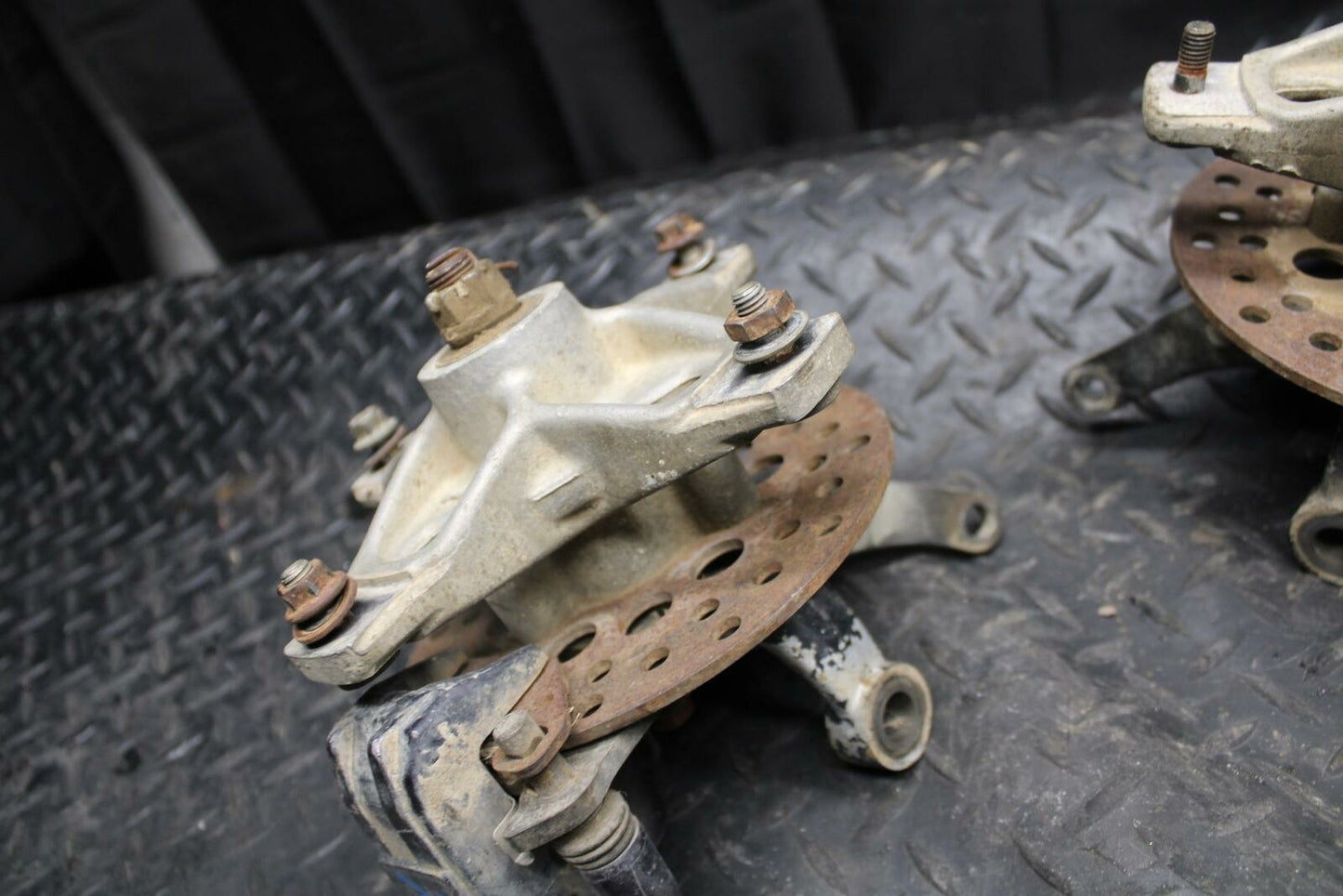 85-86 SUZUKI QUADRACER 250 FRONT WHEEL RIGHT LEFT HUBS HUB SET BB210