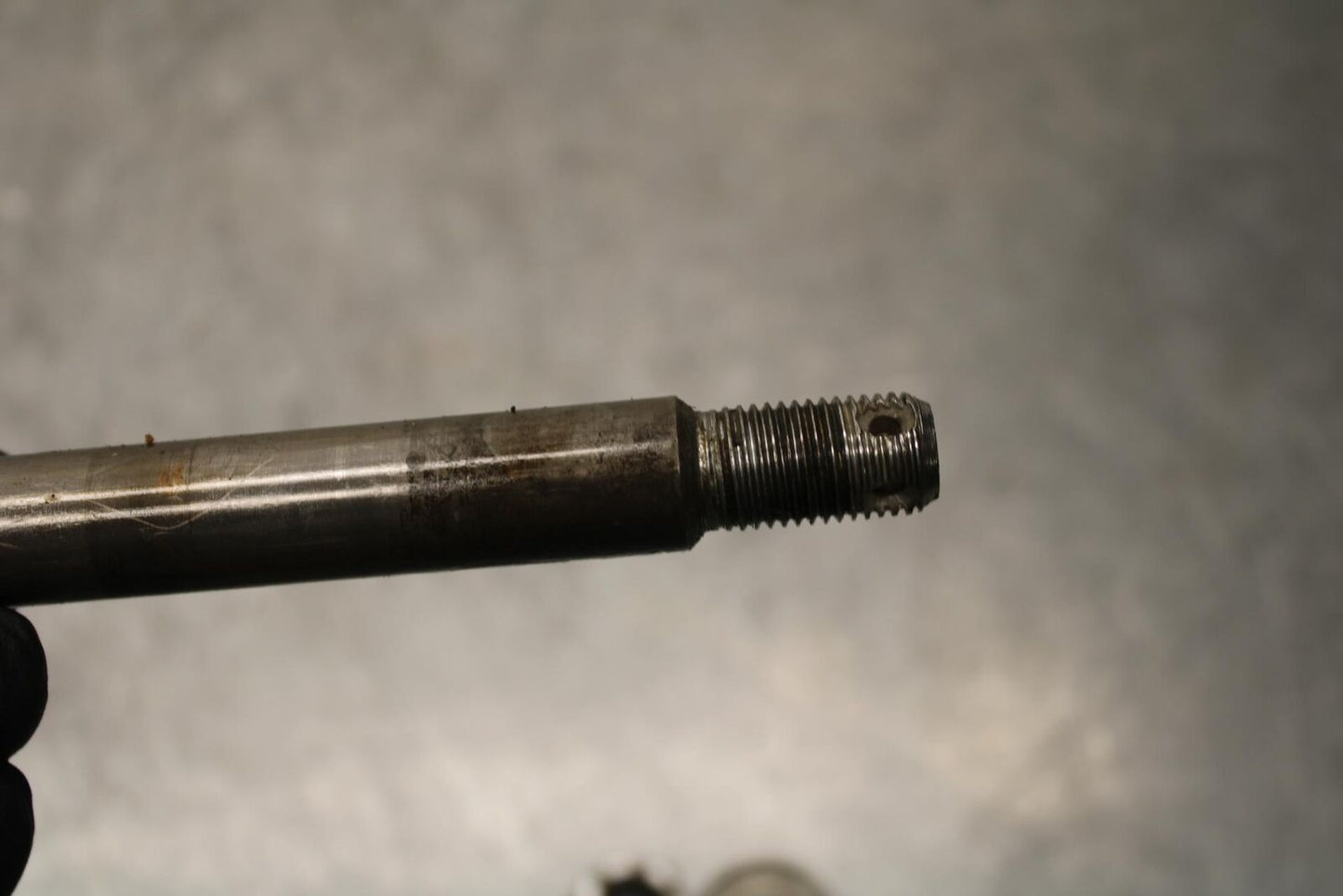 1977 Yamaha XS750 FRONT WHEEL RIM AXLE PIVOT BOLT 341-25181-01-00 BB554