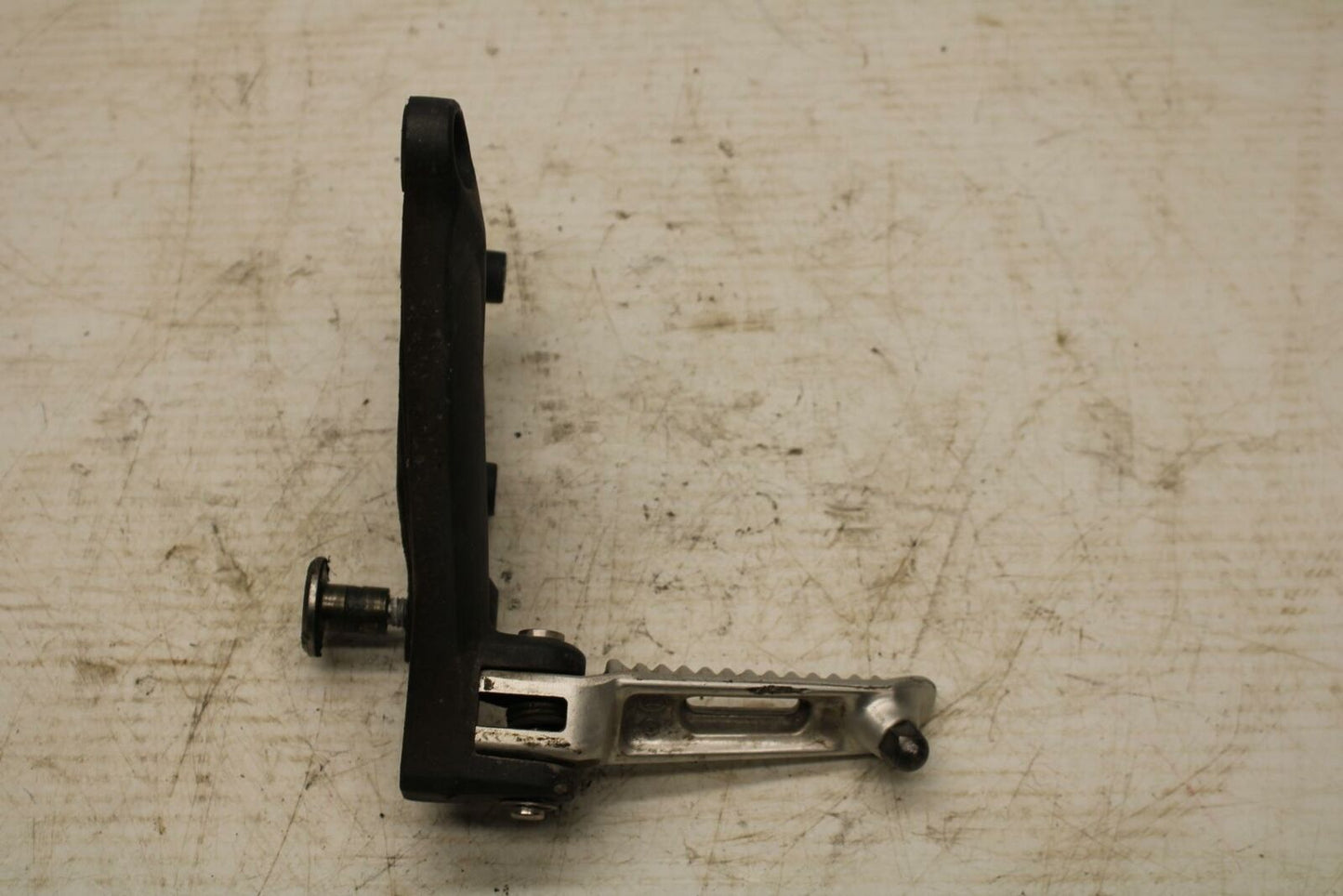 07-16 TRIUMPH STREET TRIPLE LEFT REARSET REAR SET DRIVER FOOT PEG REST BB356
