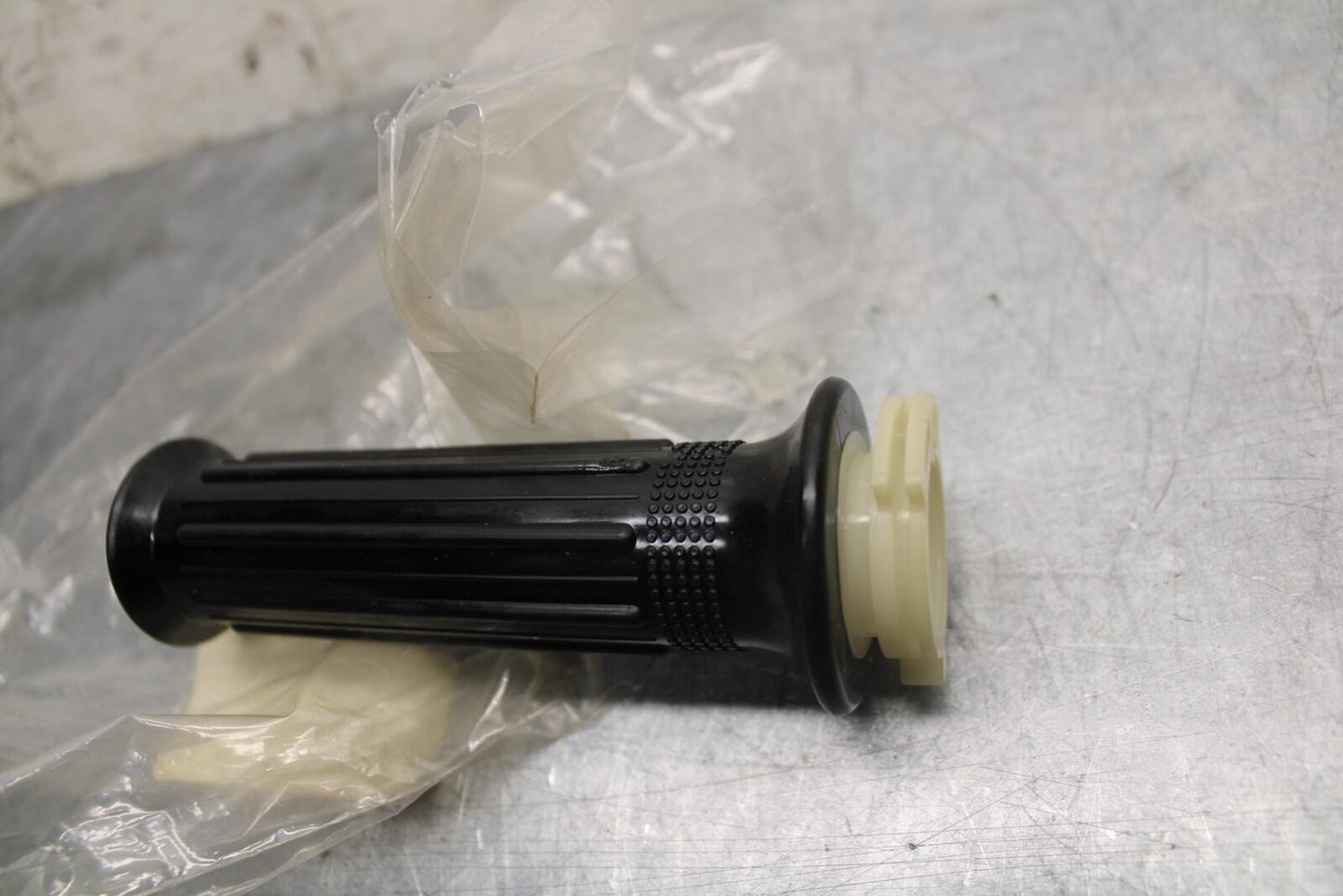 1981 Suzuki F50 RIGHT THROTTLE GRIP 57110-27501 BB34