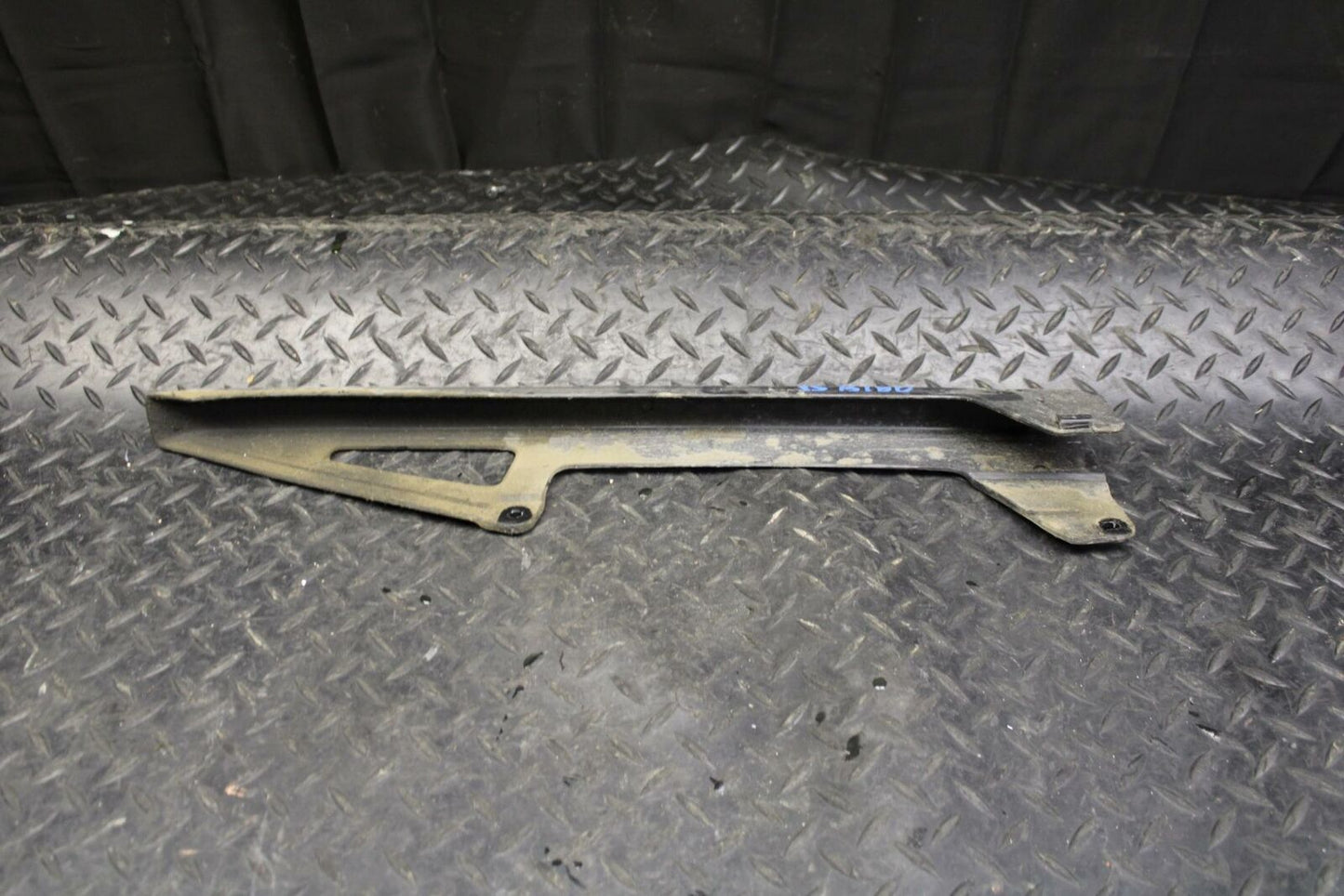 08 HONDA CBR125R REAR BACK DRIVE CHAIN GUARD COVER SHIELD BB180