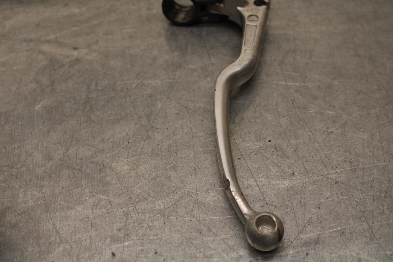 01-03 SUZUKI GSXR600 CLUTCH PERCH MOUNT WITH LEVER  BB633