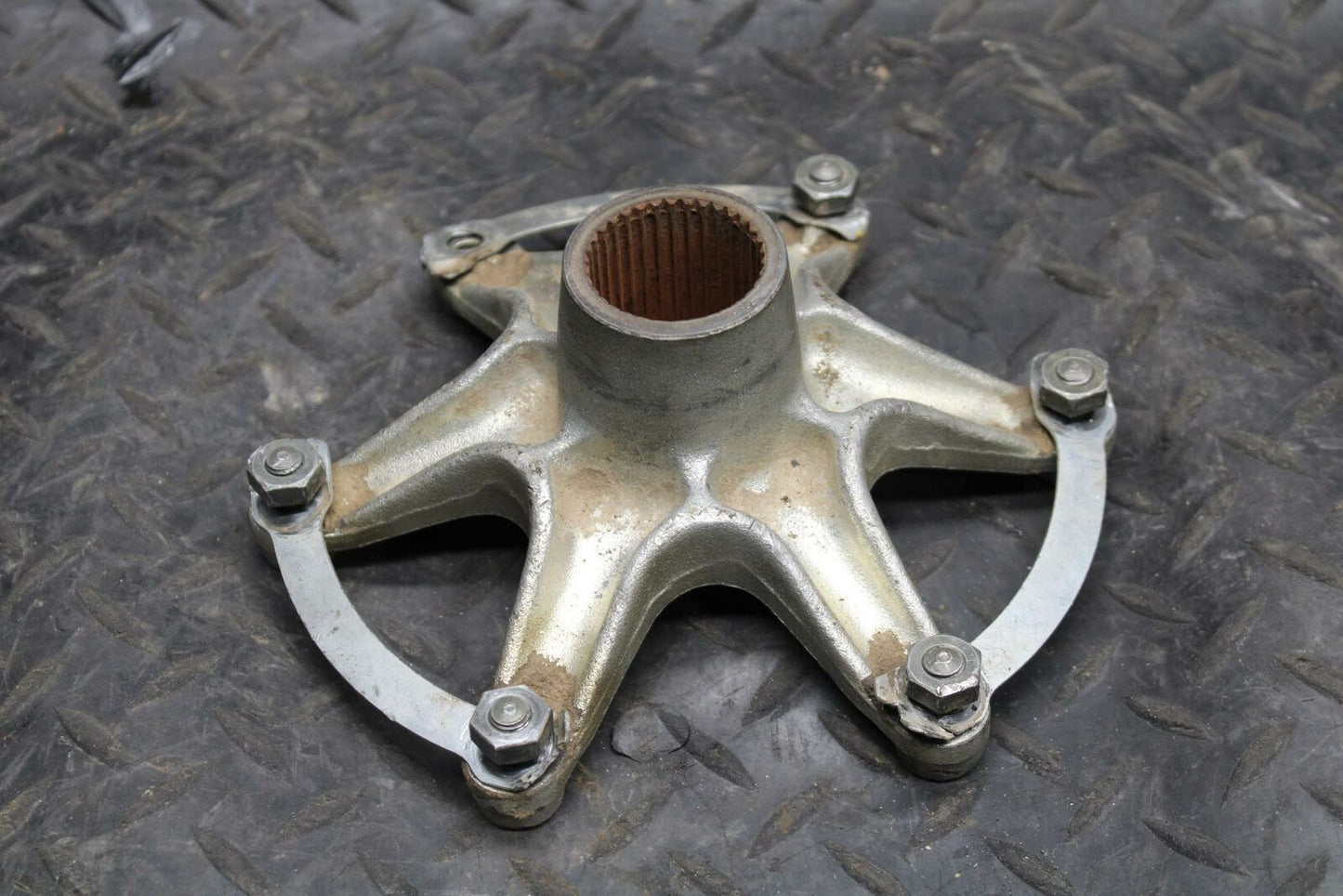 02-06 YAMAHA BANSHEE 350 REAR SPROCKET HUB BB214