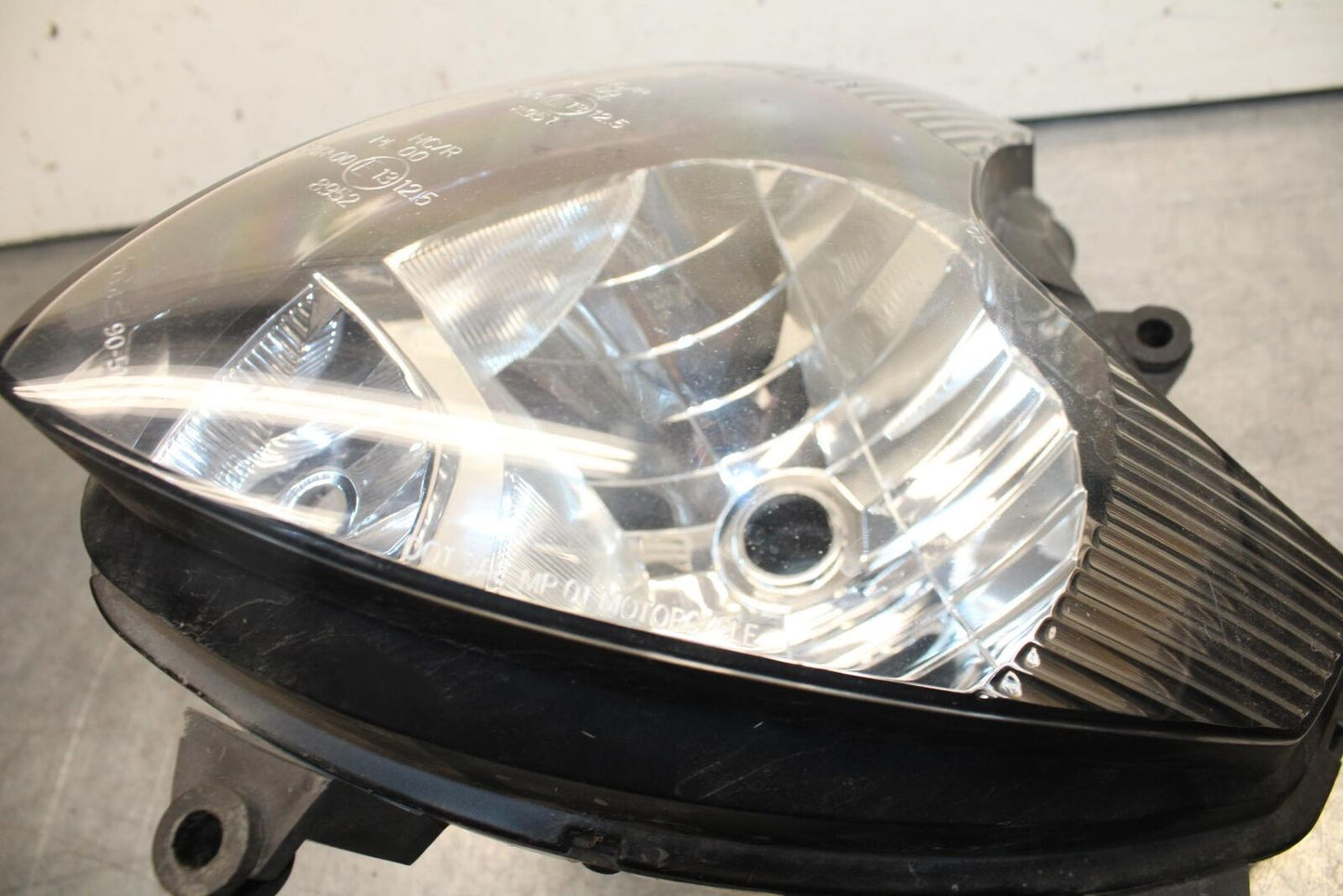 04-09 SUZUKI GS 500 FH GS500F FRONT HEADLIGHT HEAD LIGHT LAMP BB97