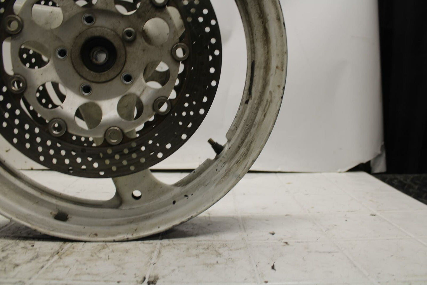93 SUZUKI KATANA 600 GSX600F FRONT WHEEL RIM BB400