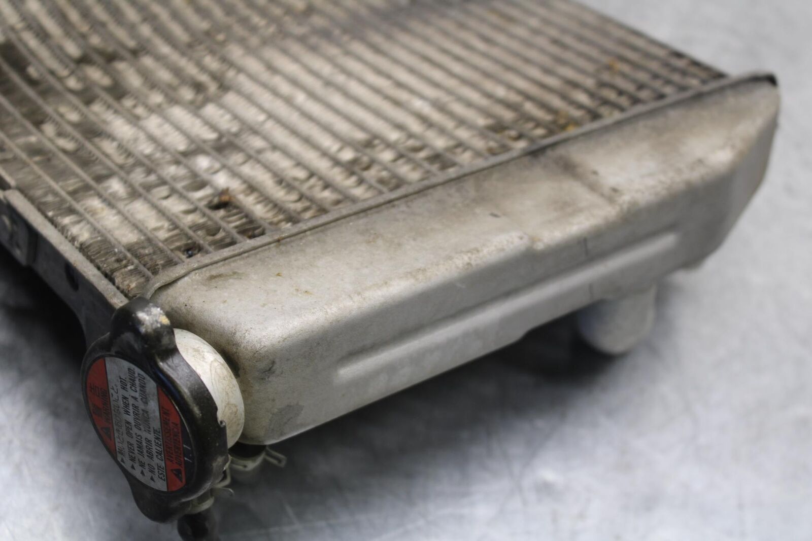 01-03 SUZUKI GSXR600 ENGINE RADIATOR MOTOR COOLING RADIATER 17710-35F10 BB633