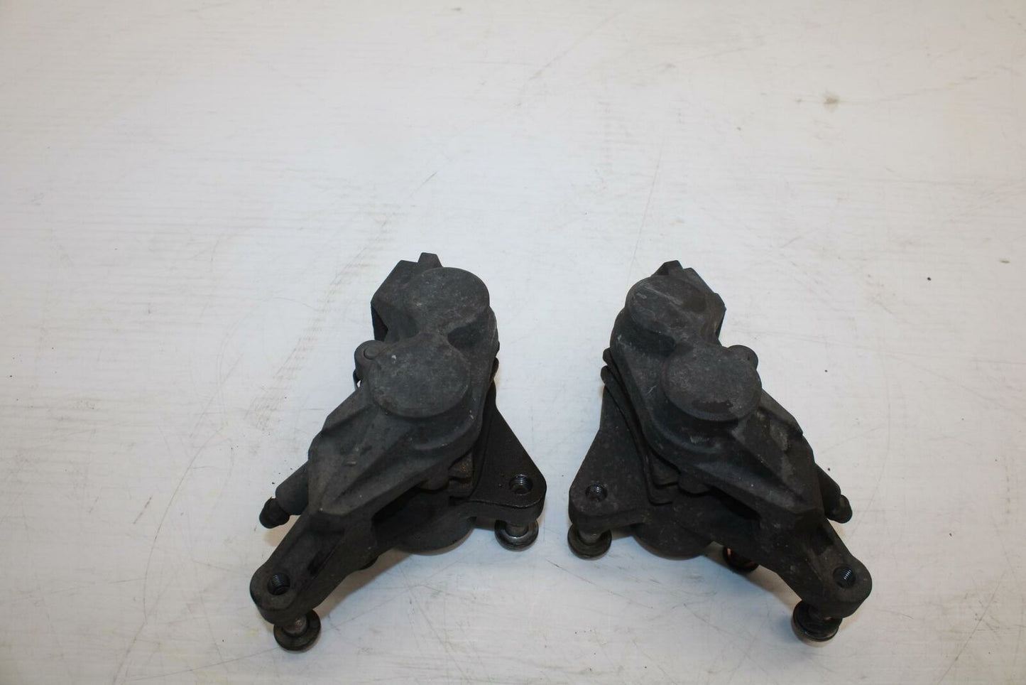 01-06 YAMAHA YZF R6S RIGHT LEFT FRONT BRAKE CALIPER SET PAIR CALIPERS BB282