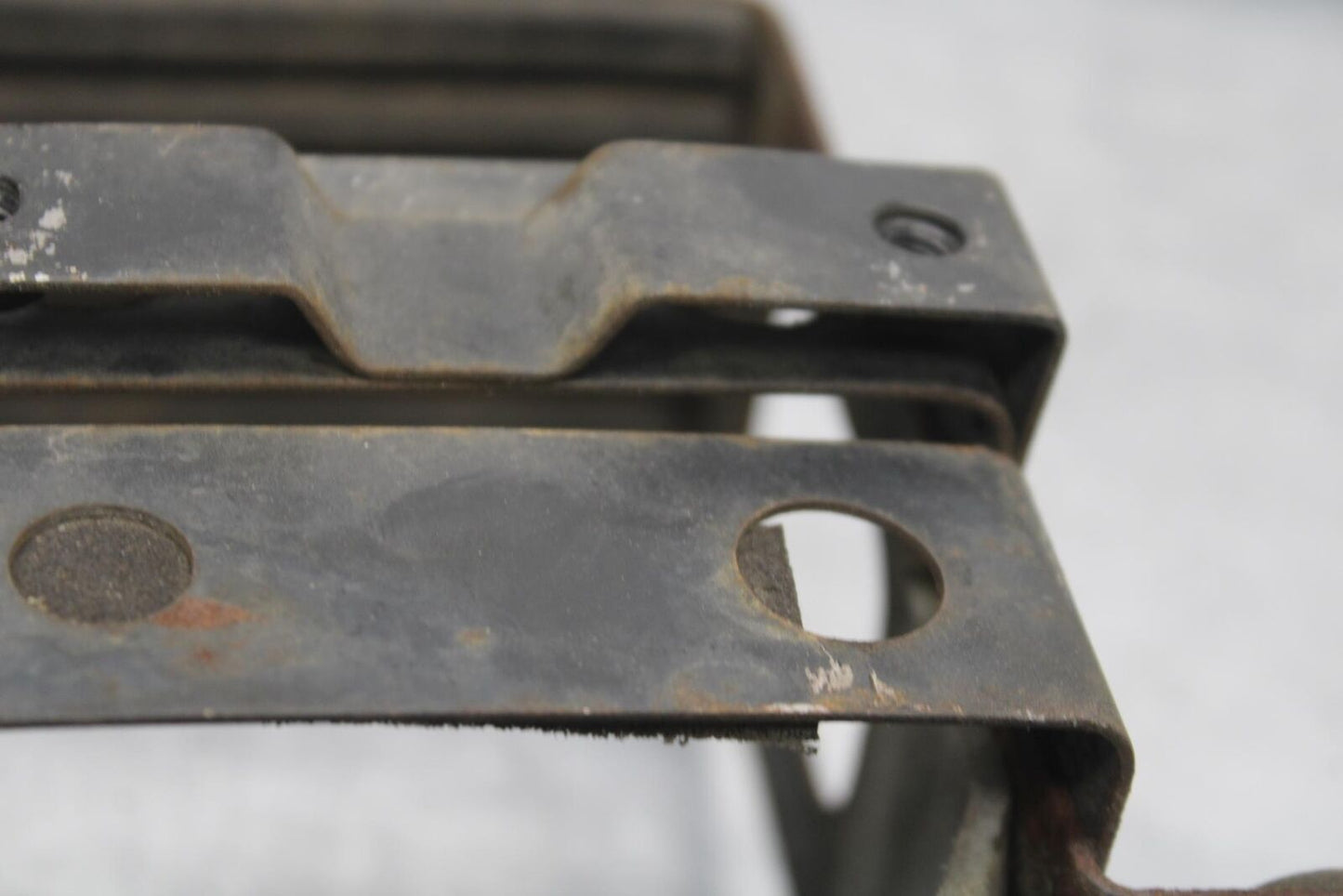 80-83 SUZUKI GS750E BATTERY BOX TRAY BB82