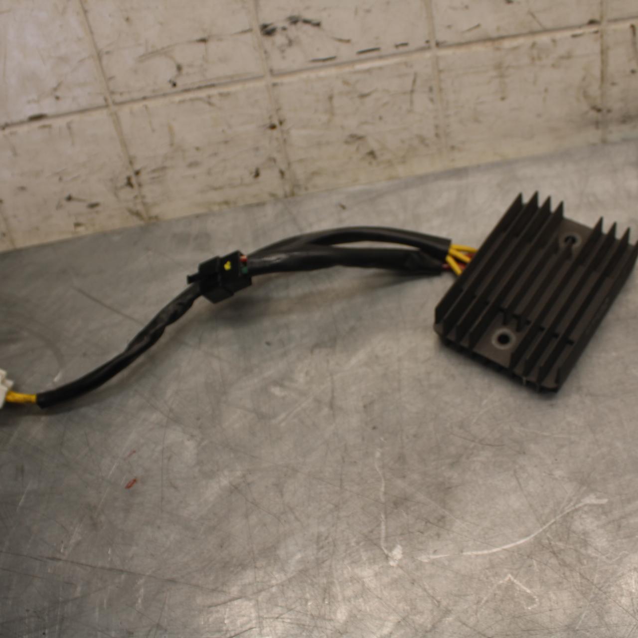 2010 Aprilia RSV1000R RECTIFIER VOLTAGE REGULATOR BB513