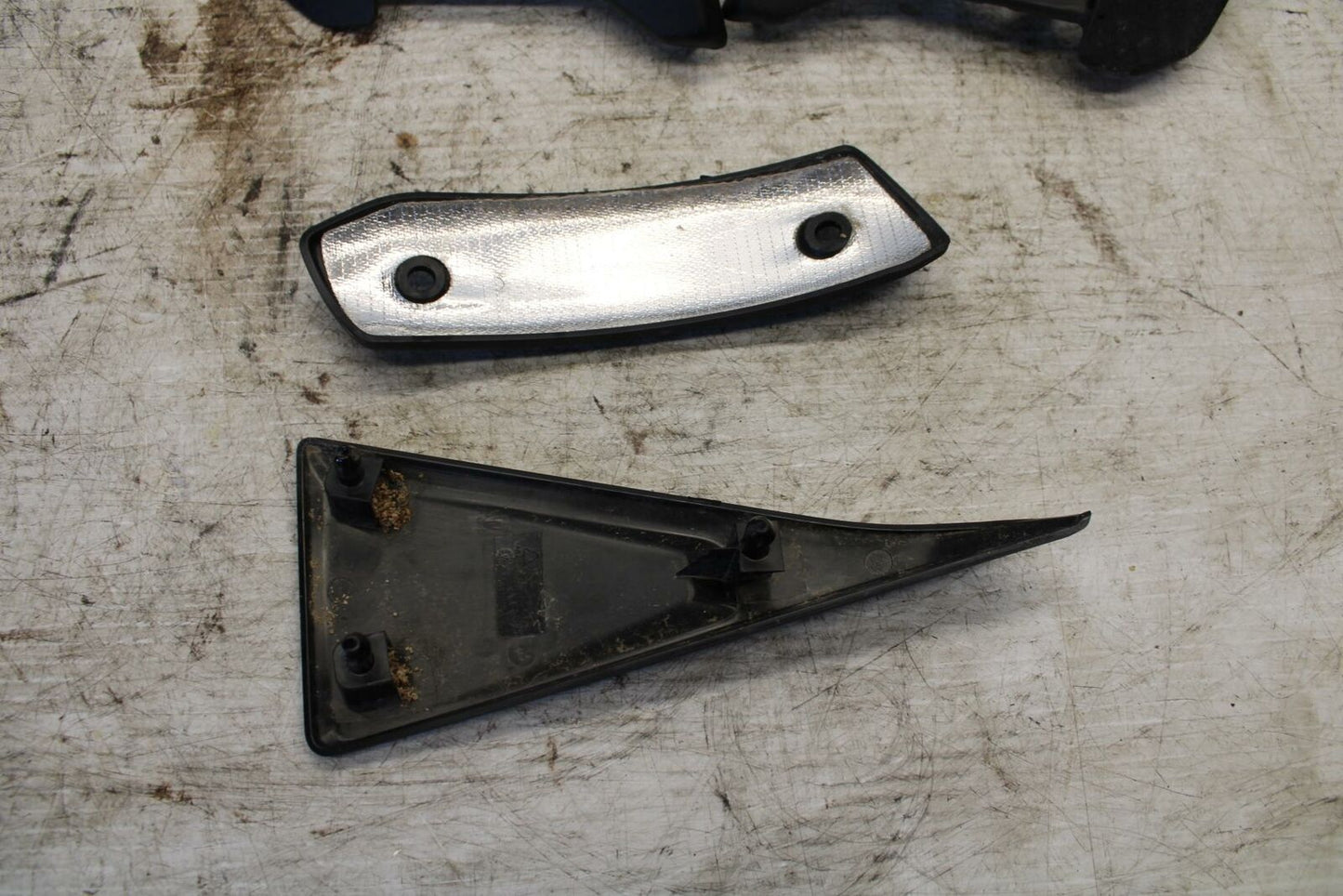 17-20 DUCATI MONSTER 797 MID UPPER SIDE FAIRING BB309