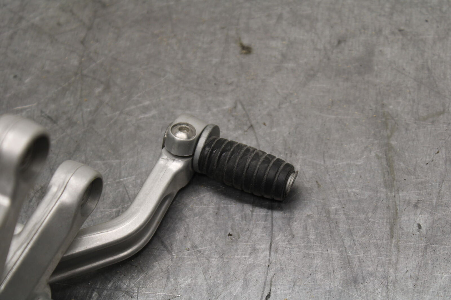 15-19 APRILIA RSV4 RF RIGHT REARSET REAR SET DRIVER FOOT PEG REST STOP BB611